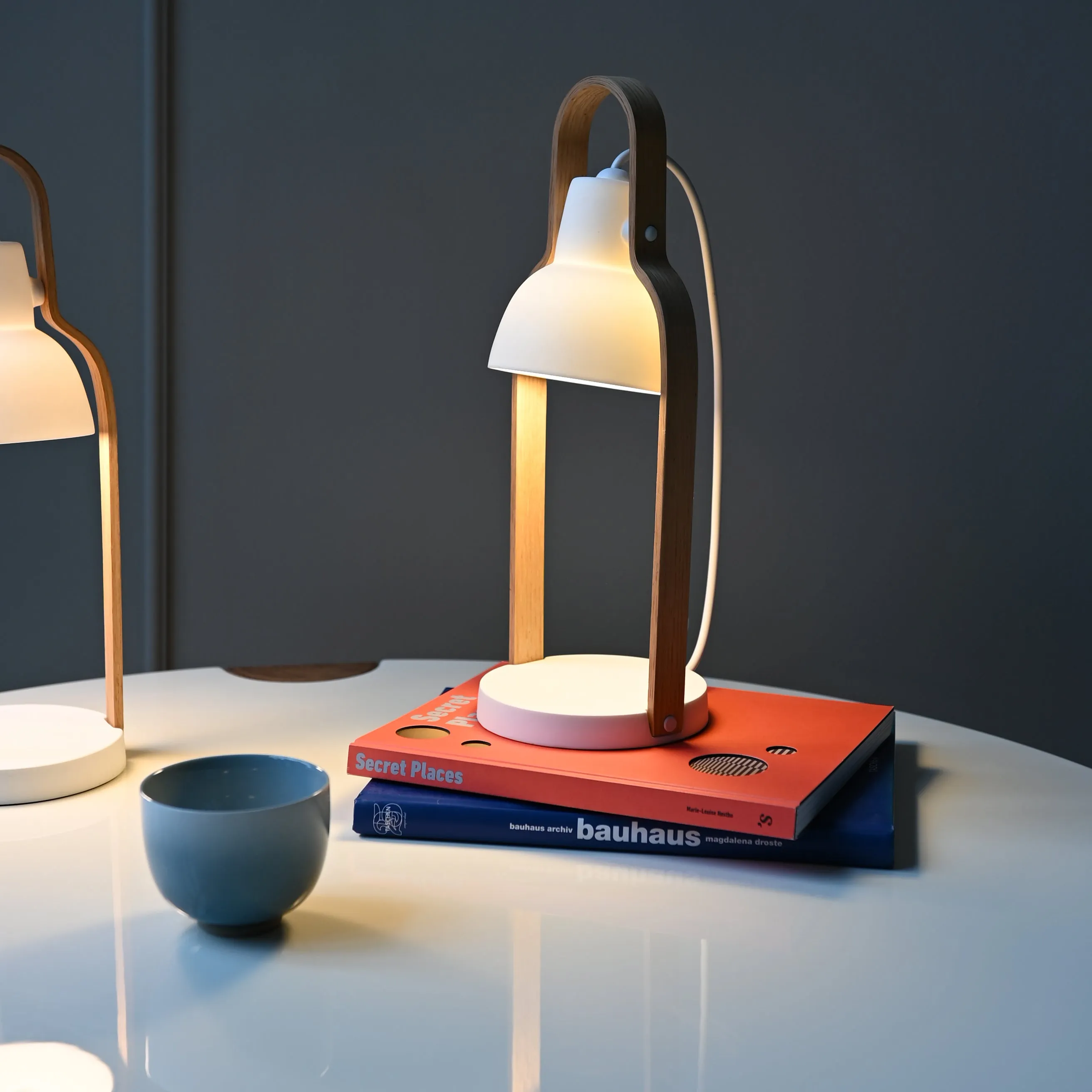 16Plus Table Lamp