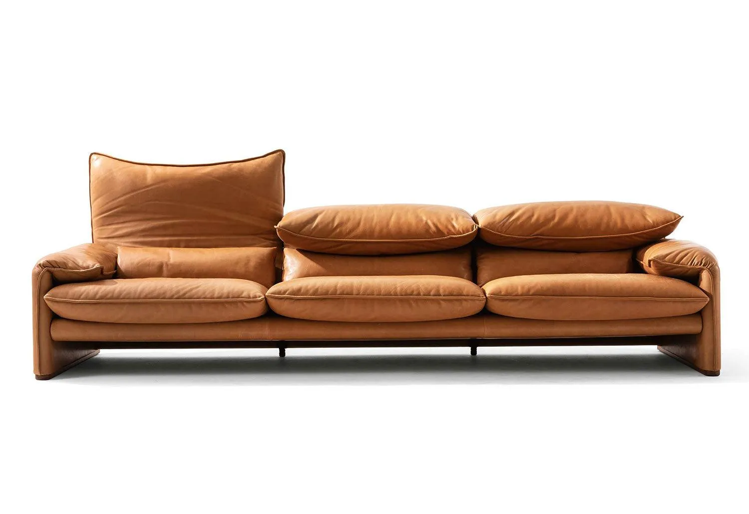 675 Maralunga Sofa