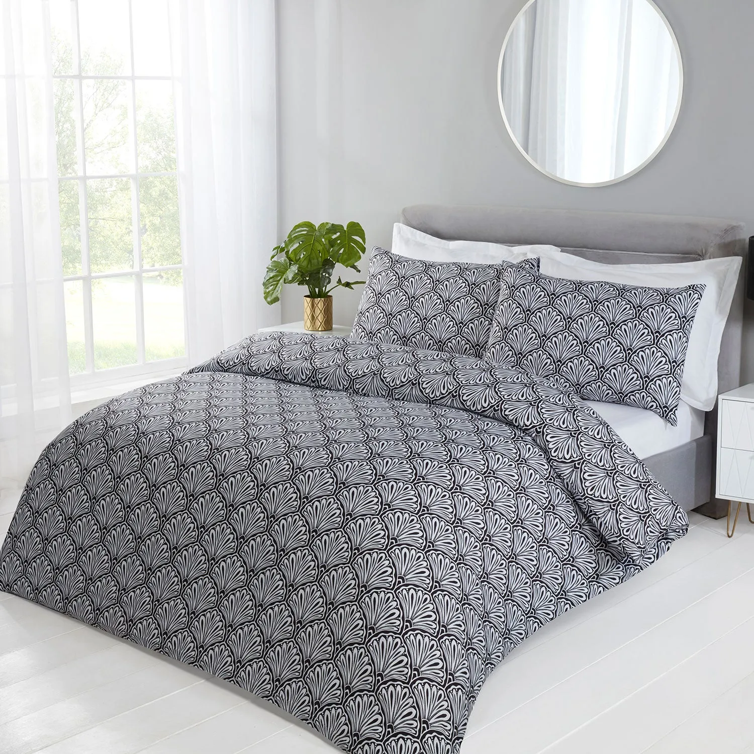 Art Deco Fan Mono Super Soft Duvet Set