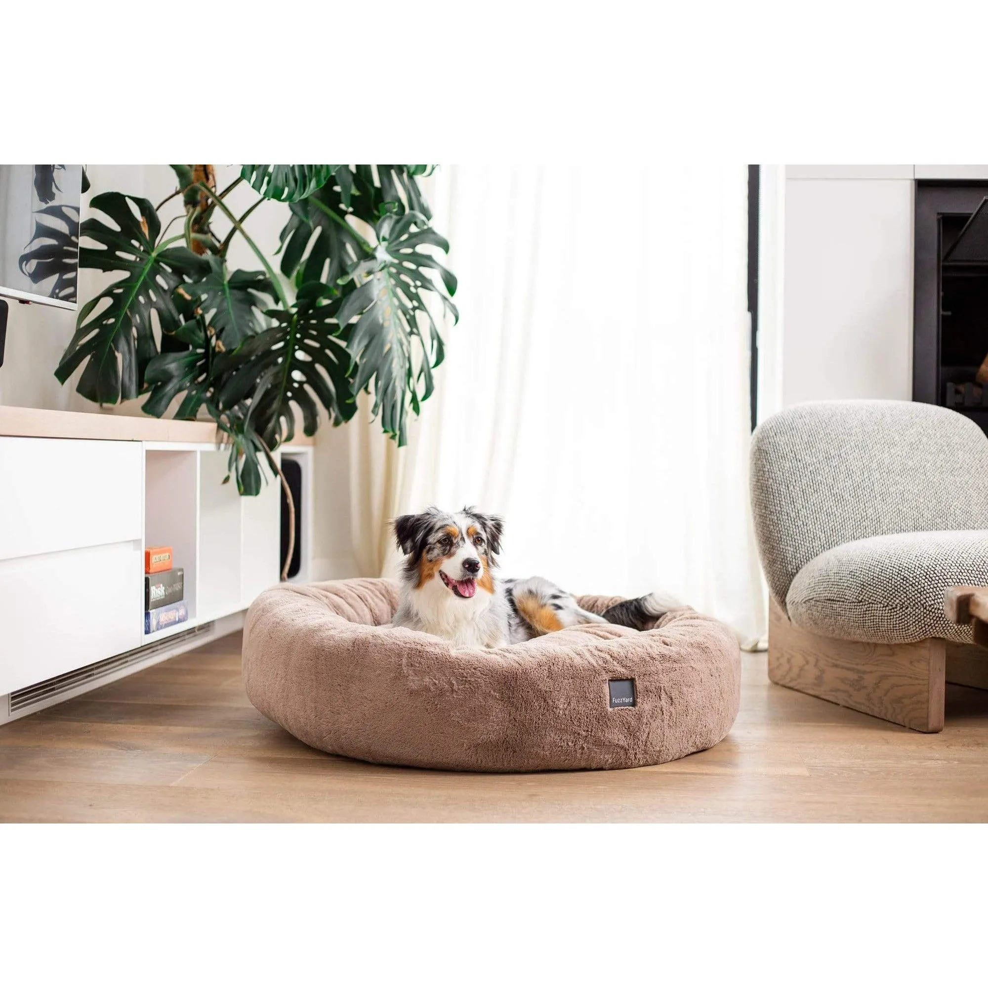 Dreameazzzy Cuddler Round Luxury Dog Bed - Chai