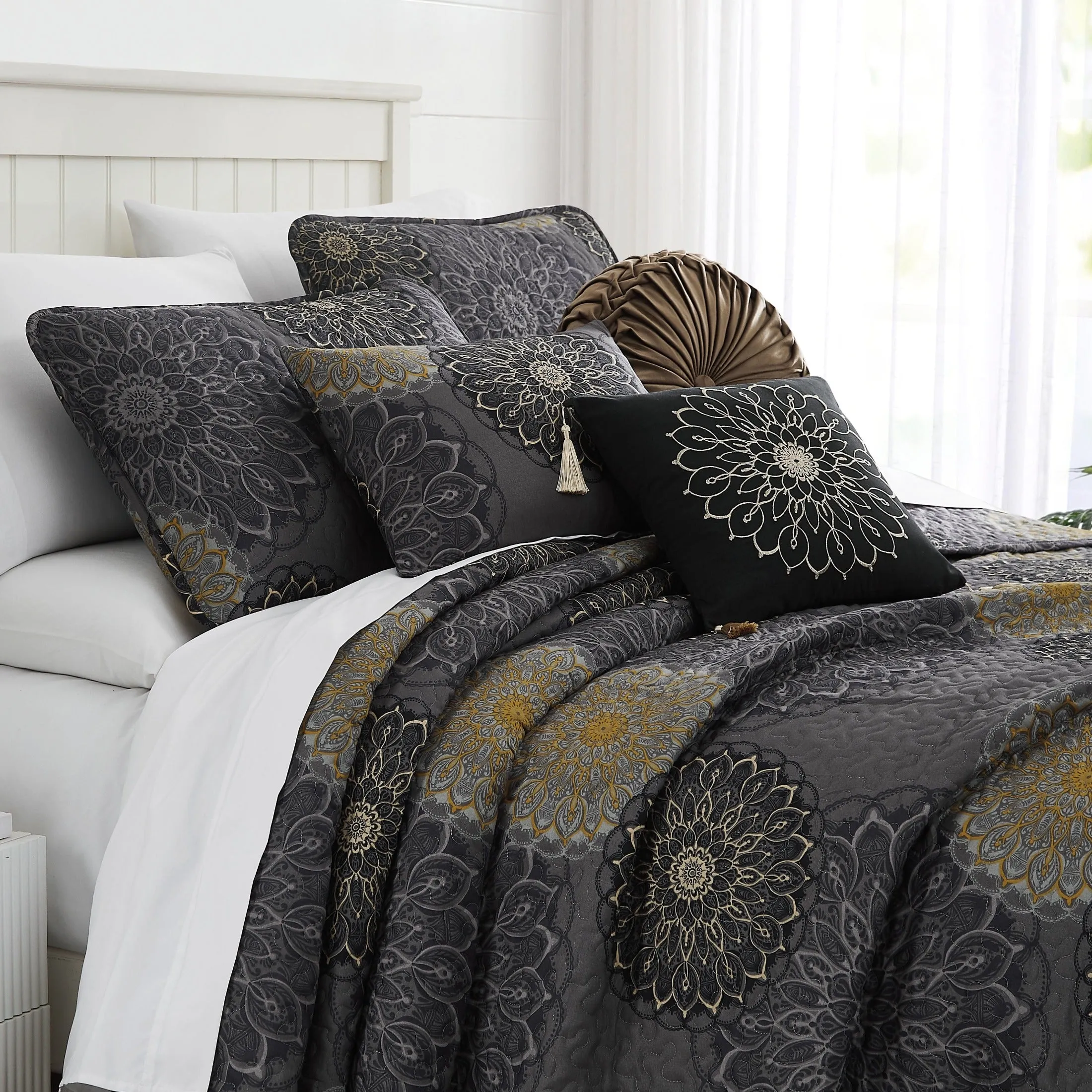 Midnight Floral 6-Piece Quilt Bedding Set