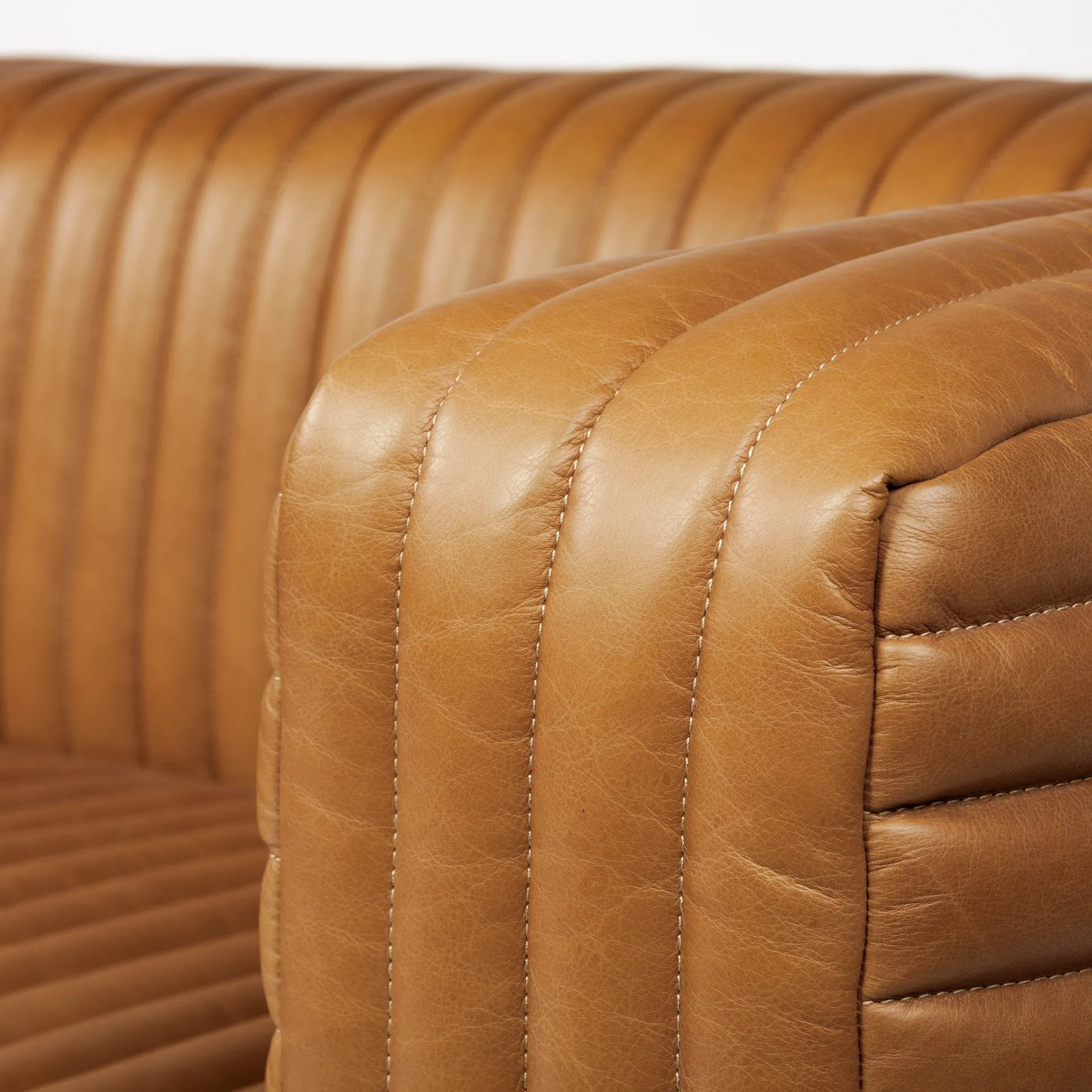 Ricciardo Sofa | Cognac