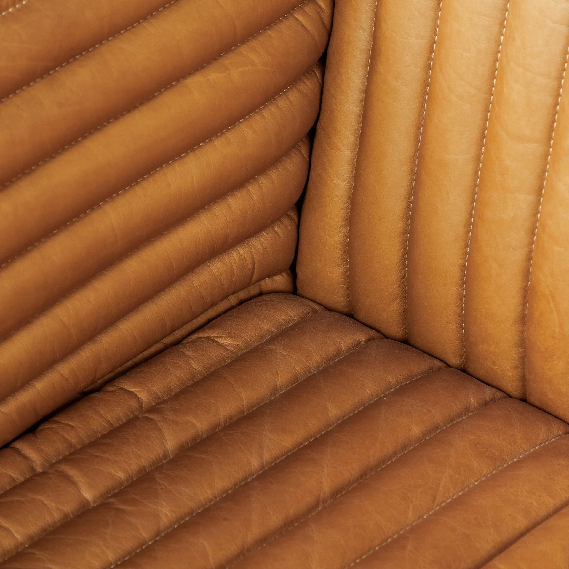 Ricciardo Sofa | Cognac