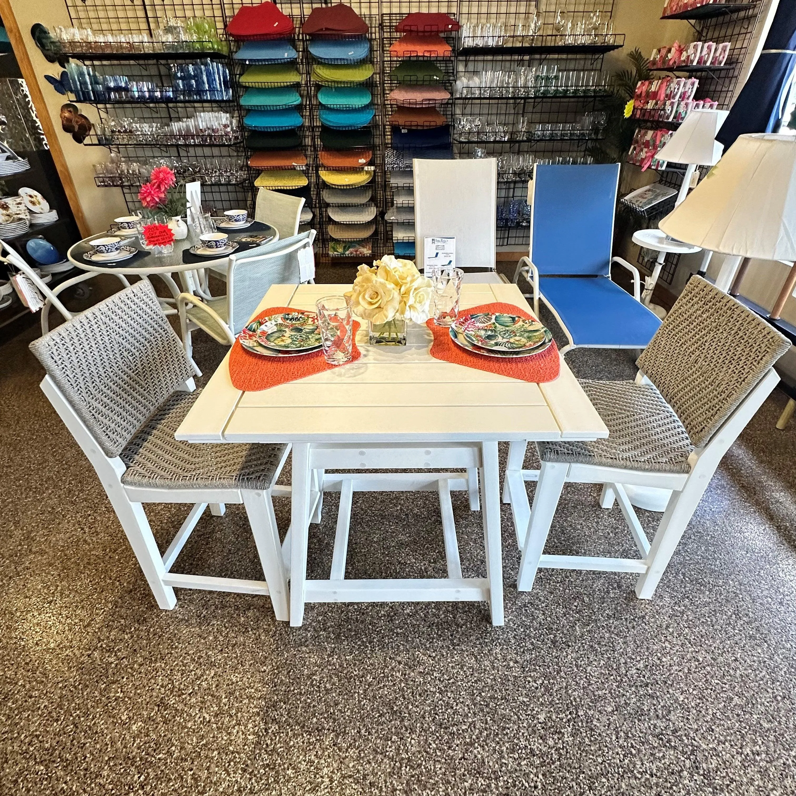 Seaside Casual MAD Table Set