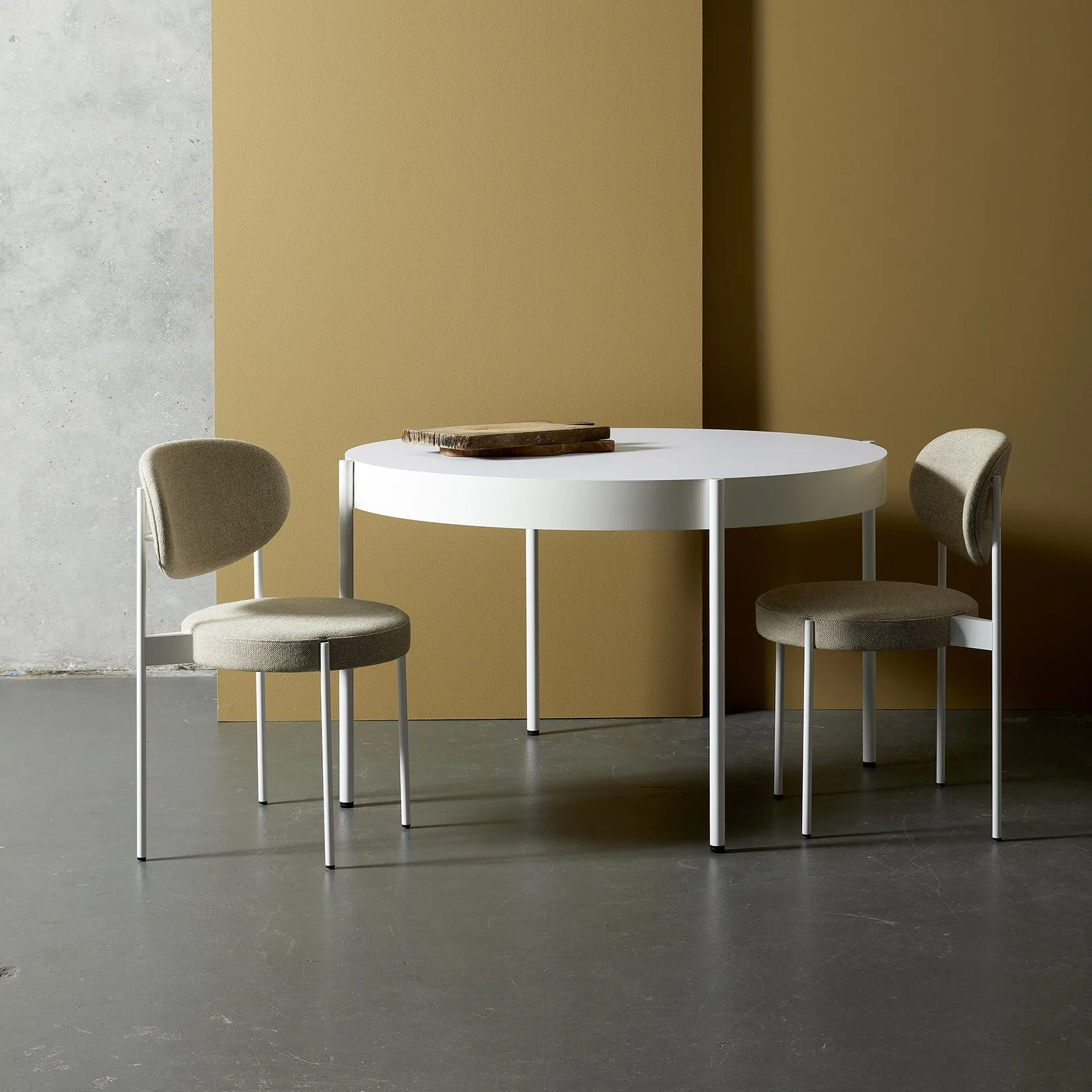 Series 430 Dining Table