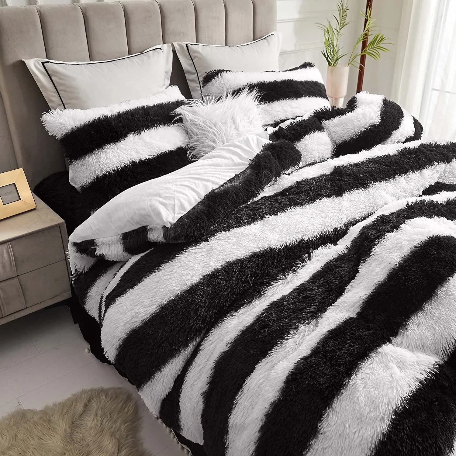 The Softy Black Stripe Bed Set